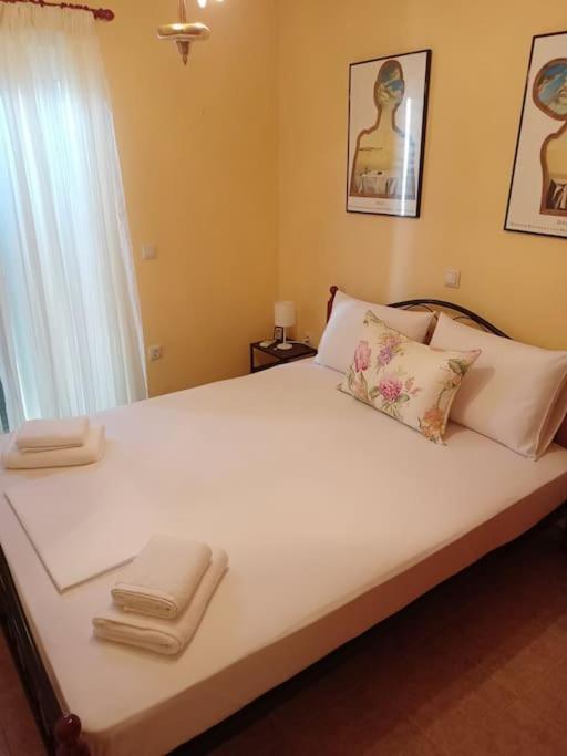 Alexandra'S Apartment Kalamitsi  Ngoại thất bức ảnh